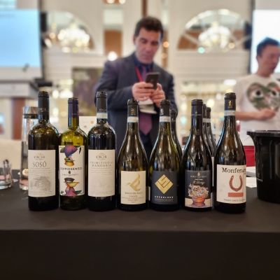 b1b2f2b4-fda3-41b8-a038-35d73f572ece